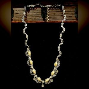 Necklace and earring set